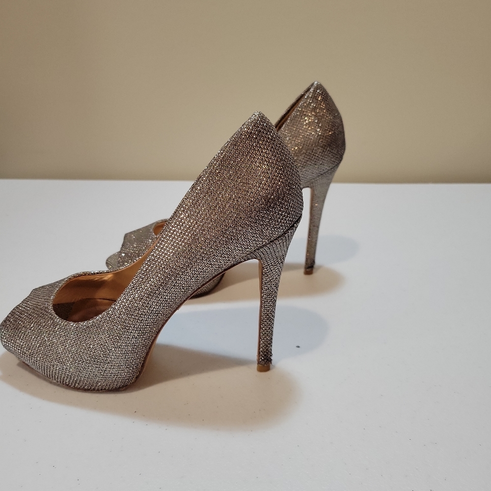Badgley Mischka Open Toed Sparkly Platform Heels,… - image 3